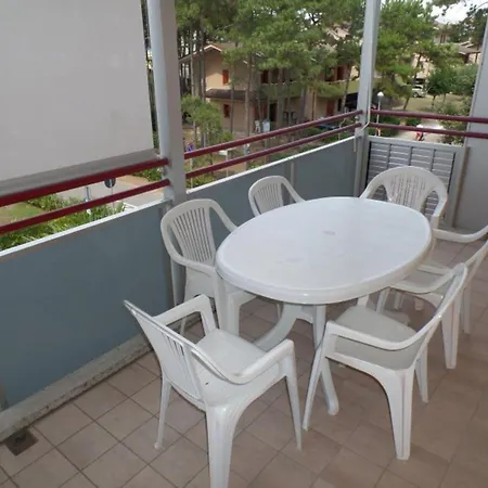 Comfortable Vacation Retreat For Five Guests דירה