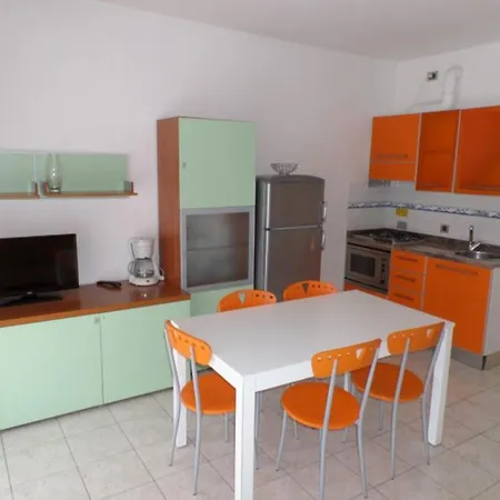 Comfortable Vacation Retreat For Five Guests דירה ביביונה