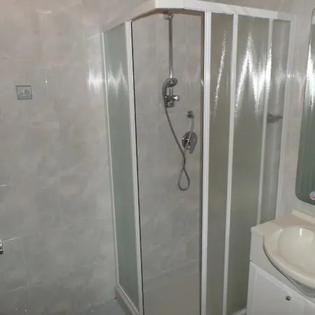 דירה Comfortable Vacation Retreat For Five Guests ביביונה