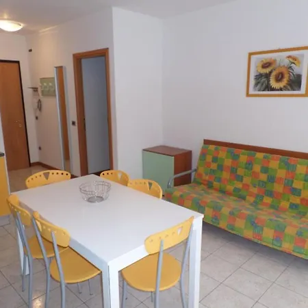 Comfortable Vacation Retreat For Five Guests דירה